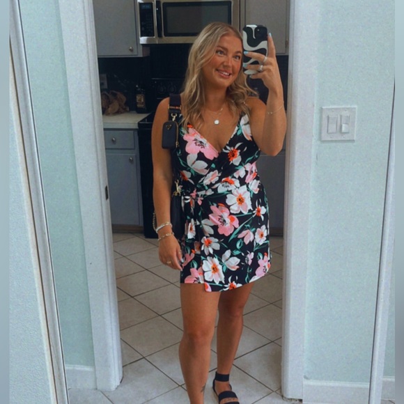 Express Floral Romper - Picture 2 of 2